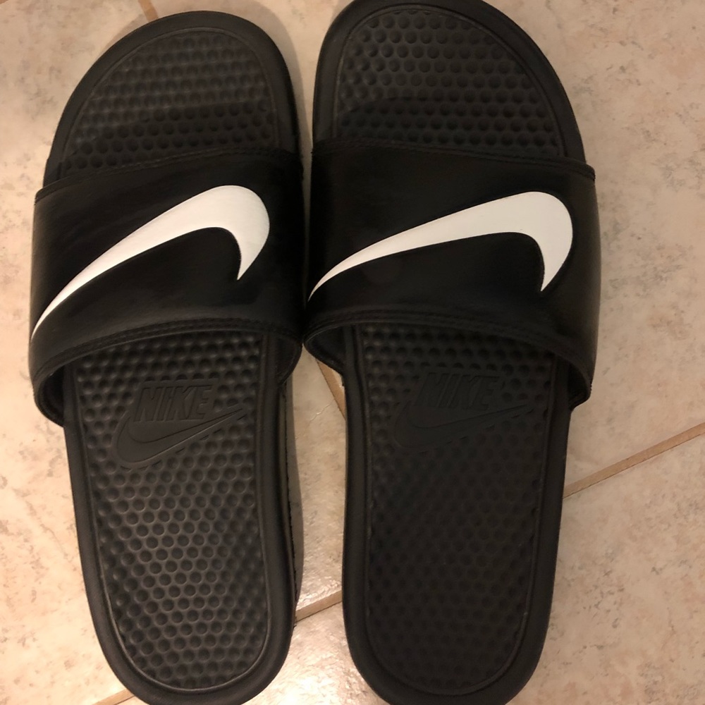 Men’s Nike slides - size 10